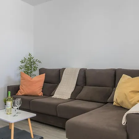 Apartment Home2book Vibrant Stay, Pool & Terrace